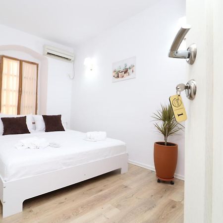 Bed and Breakfast Gaia à Vlorë Extérieur photo