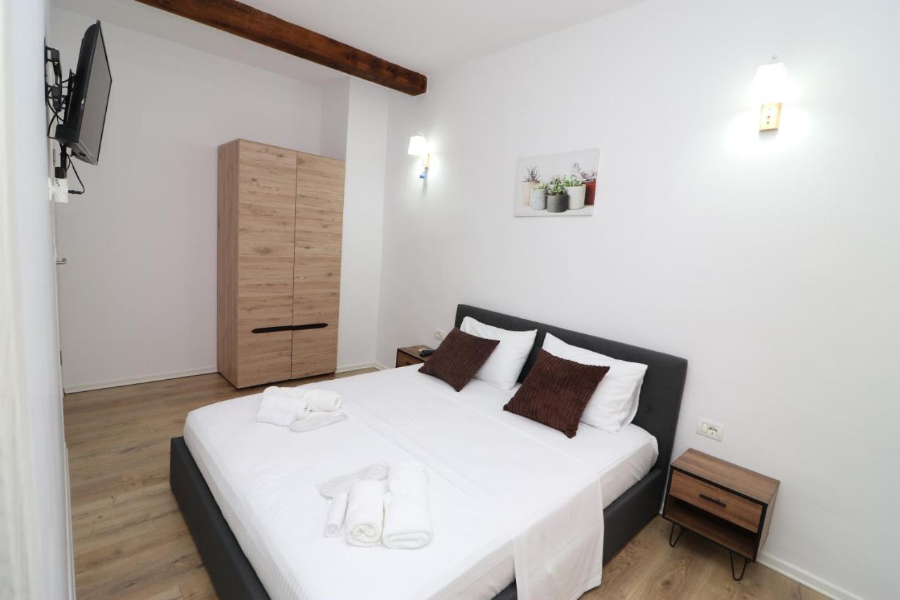 Bed and Breakfast Gaia à Vlorë Extérieur photo