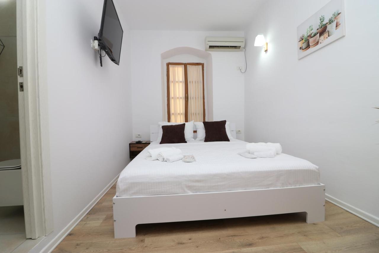 Bed and Breakfast Gaia à Vlorë Extérieur photo
